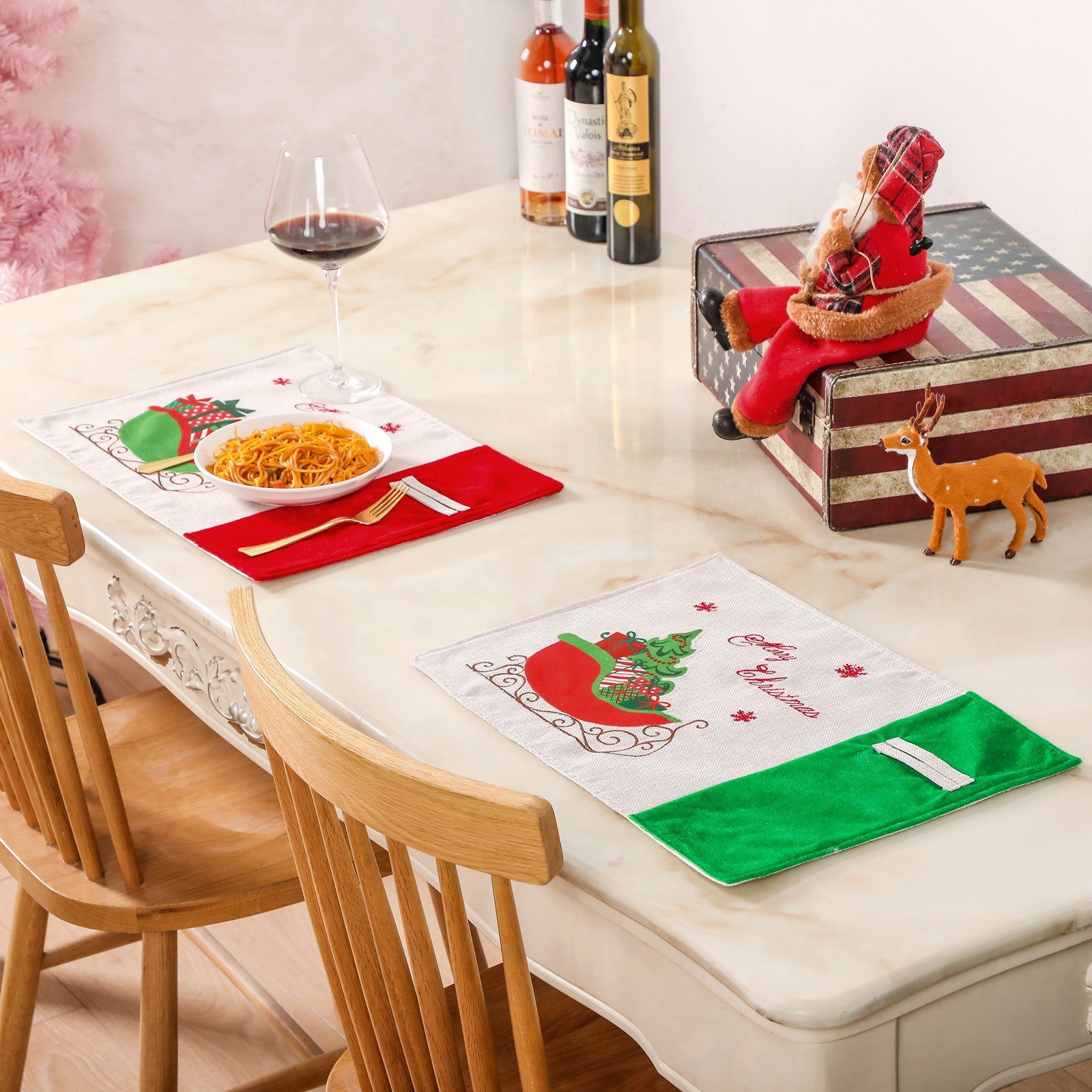 Christmas decoration supplies, red and green gift packages, car meal mats, Christmas tree dining table mats, insulation mats